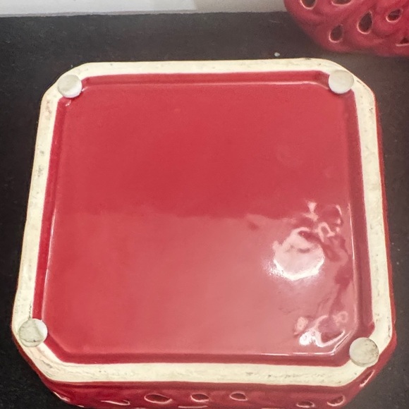 Vintage Red Ceramic Decorative Box - Picture 4 of 9